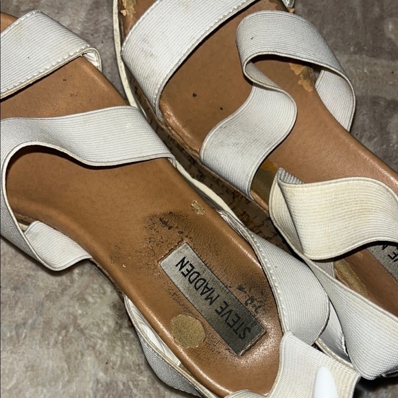 (Not 5$) Steve Madden White Platform Sandals - Picture 3 of 5